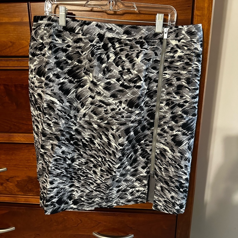 Talbots Front Exposed Zipper Gray Skirt - 16WP.